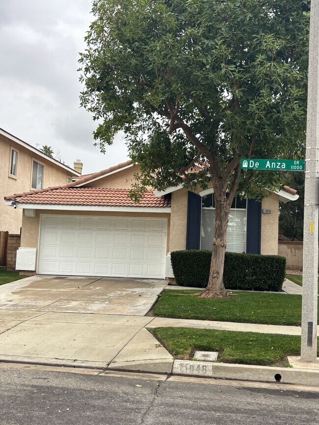 Foto del edificio - Beautiful Rancho Cucamonga 3 Bedroom/ 2 Bath Home