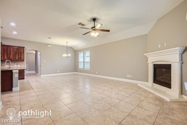 Foto del edificio - 5 br, 2 bath House - 540 Hunt Farms Road UNIT