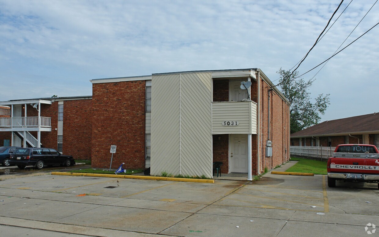 Primary Photo - 5031 Yale St