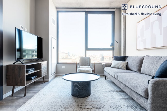 Building Photo - 939 W Washington Blvd