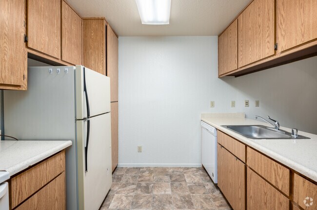 2BR, 2BA - 890SF - Cocina - Springview Oaks Apartments