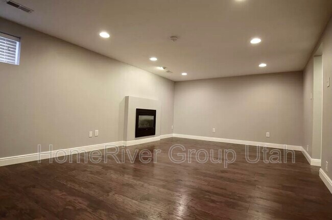 Foto del edificio - 2825 Connor St