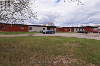 Building Photo - 3880 7 Rd