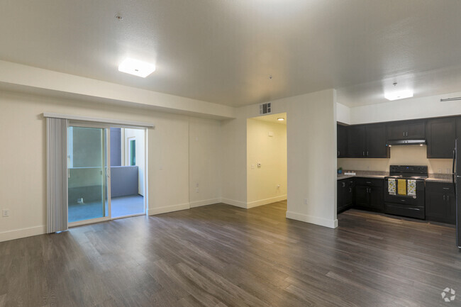 2BR, 1BA - 840SF - Alexander Station