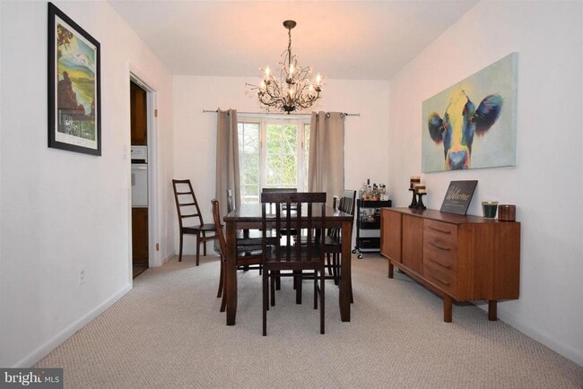 Foto del edificio - 6405 Middleburg Ln