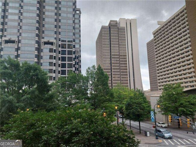 Building Photo - 300 W Peachtree St NW