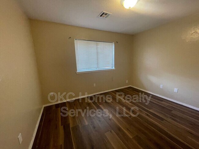 Building Photo - 5521 Chad Rd
