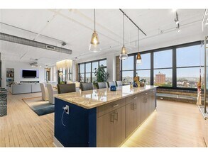 Building Photo - 290 Market St