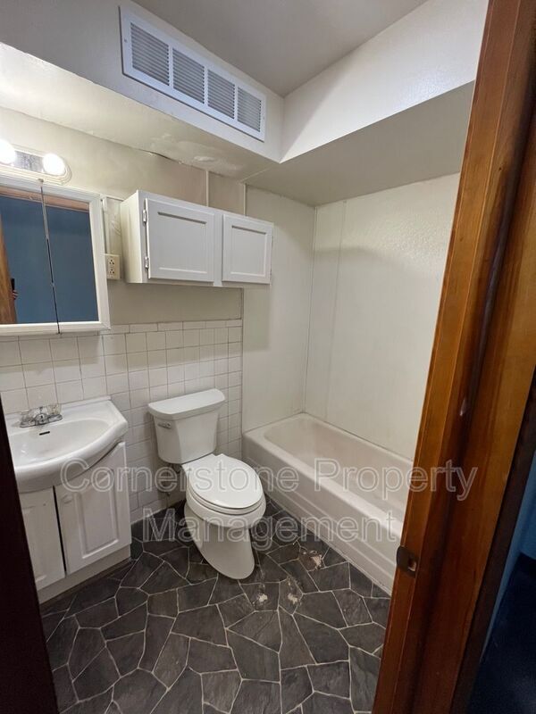 Foto del edificio - 239 N 12th St