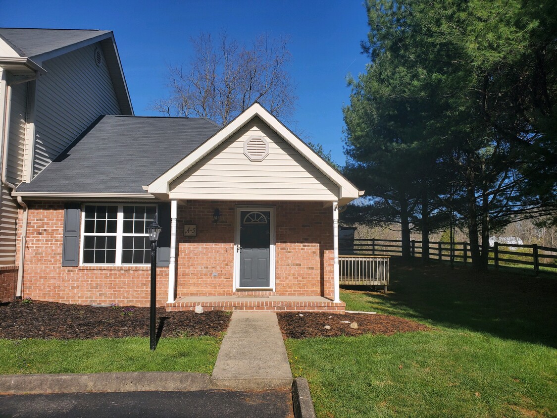 254 Booher Rd Unit A5, Bristol, TN 37620 Condo for Rent in Bristol