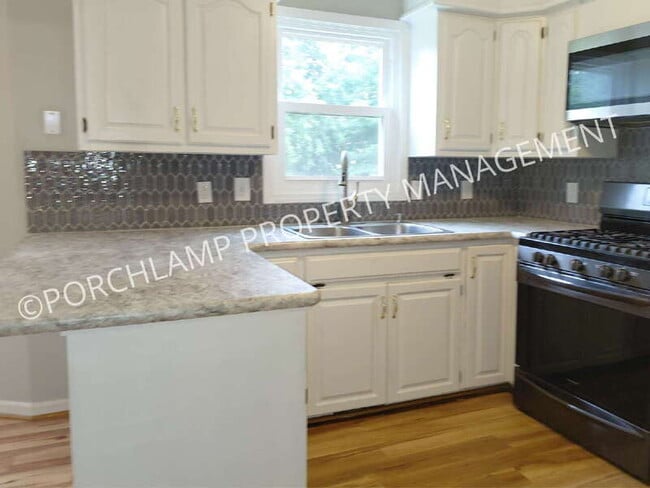 Building Photo - 3045 Chaminade Ct SW