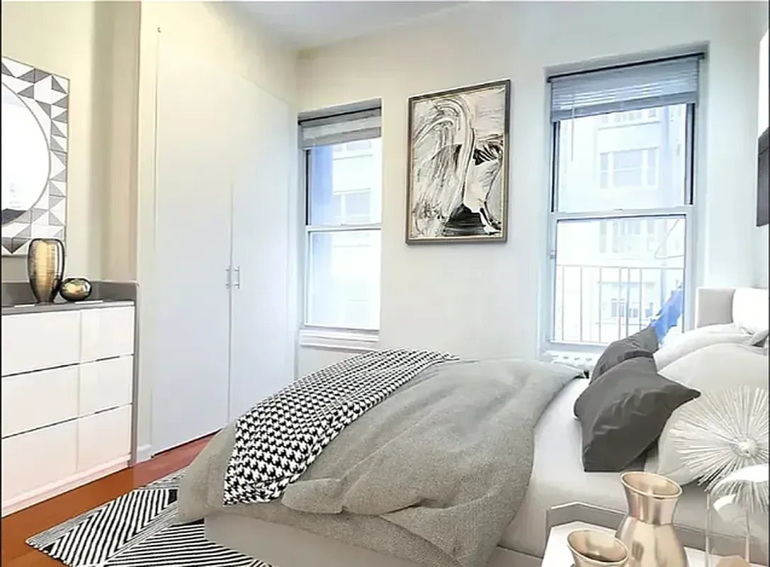 Foto principal - 129 W 56th St