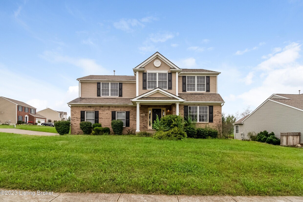 Foto principal - 11912 Longview Farm Dr