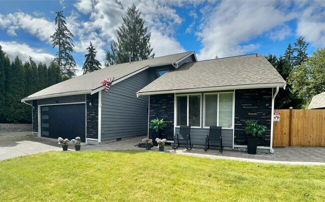 Frente - 9824 157th St E