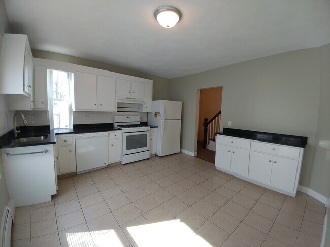 Building Photo - 3 Belknap St