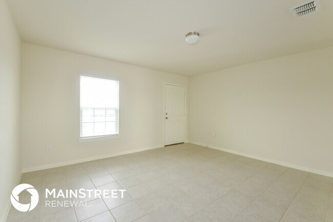 Building Photo - 6214 Lakefront