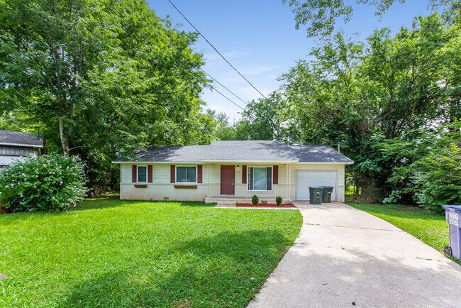 Building Photo - Gorgeous home in Huntsville