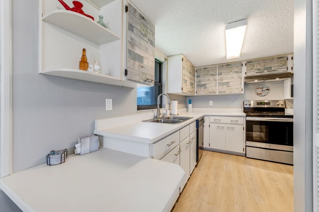 Foto del edificio - 3100 Ocean Shore Blvd