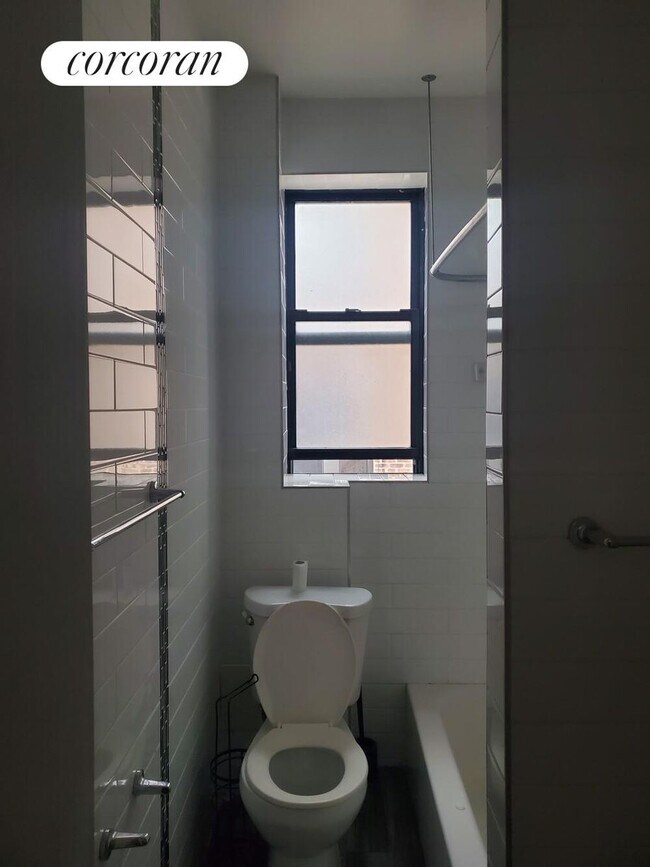 Foto del edificio - 720 Riverside Dr