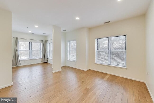 Foto del edificio - 343 Cedar St NW