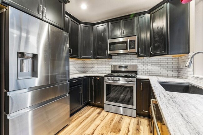 Building Photo - 18438 SE Stephens St