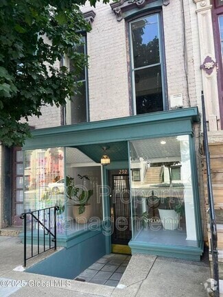 Building Photo - 292 Lark St