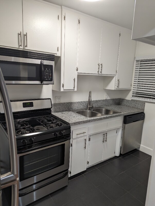 Foto del edificio - 7062 Lanewood Ave