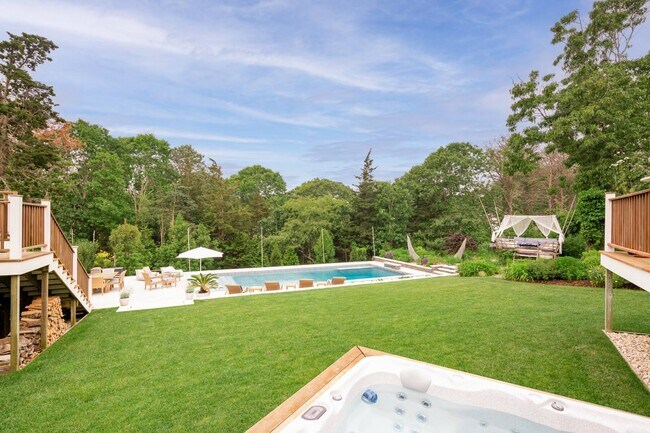 Foto del edificio - 565 Montauk Hwy