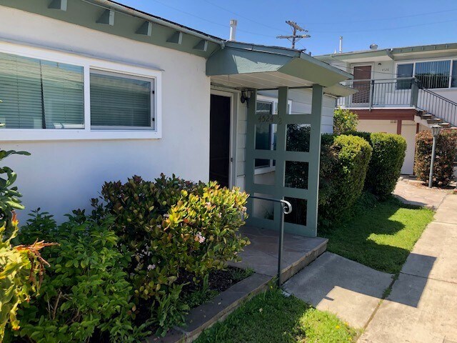 Foto principal - 4524 1/2 35th St