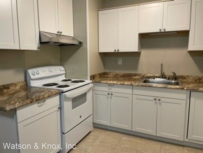 Building Photo - 3 br, 1 bath House - 124 Camelia Drive