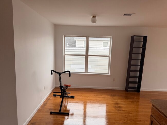 Dining - 216 Amity St