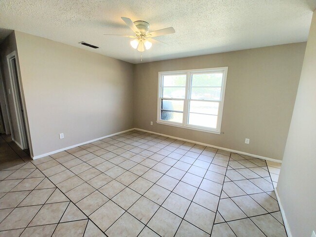 Foto del edificio - Charming 3 Bedroom Home