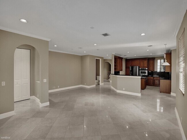 Foto del edificio - 4 br, 2.5 bath Townhome - 2835 Kinsington Cir