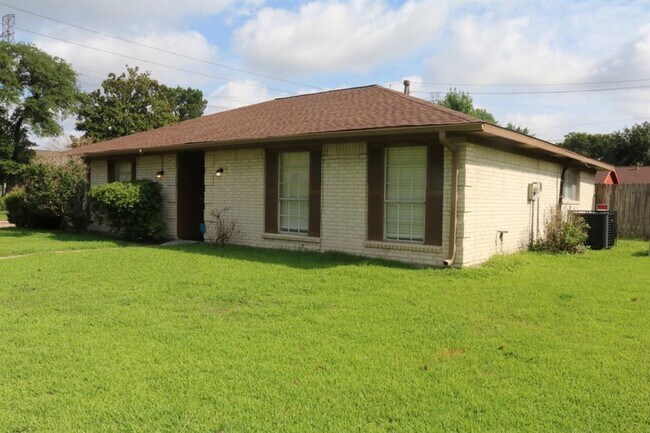 Building Photo - 11614 Stancliff Rd