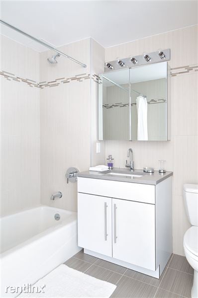 Building Photo - 5205 Queens Blvd