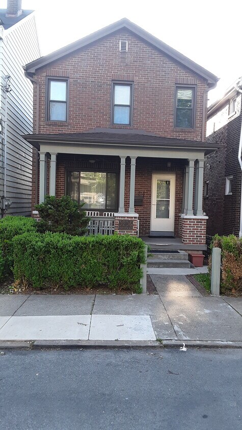 Foto principal - 3236 Parkview Ave