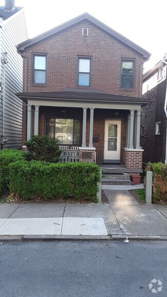 Building Photo - 3236 Parkview Ave