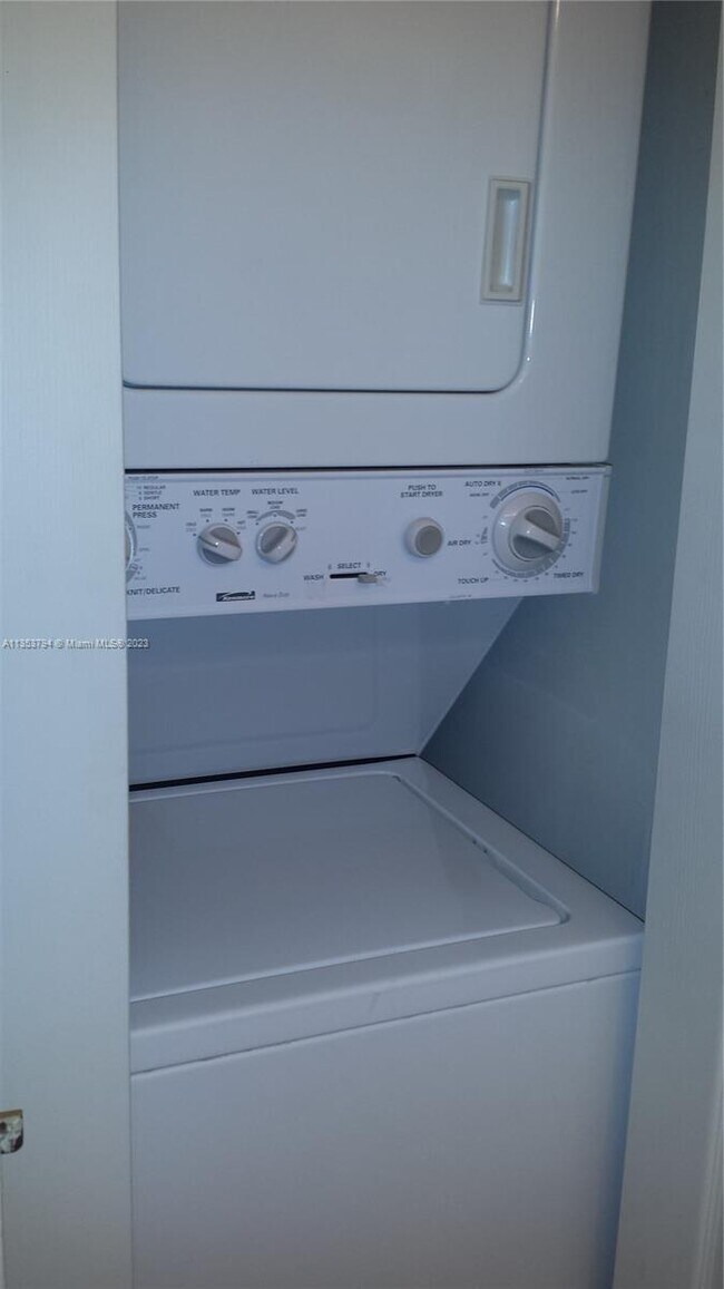 Foto del edificio - 4876 NW 97th Ct