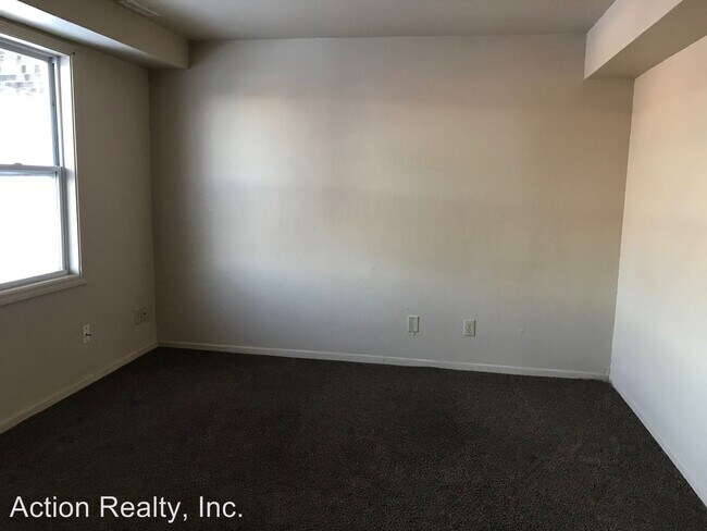 Building Photo - 1326 Ave B