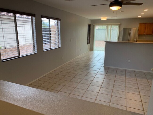 Foto del edificio - 3 Bedroom in East Mesa