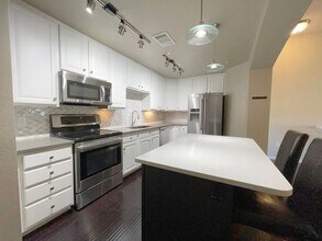 Building Photo - 14167 Sun Blaze Loop