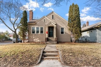 Building Photo - 2300 NE McKinley St