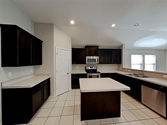 Building Photo - 10129 Blue Bell Dr