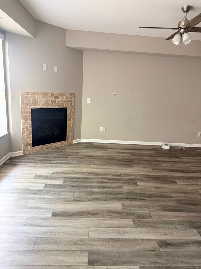 Building Photo - 6206 Lake Rock Ln