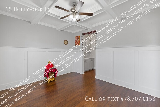 Building Photo - 15 Hollyhock Ln
