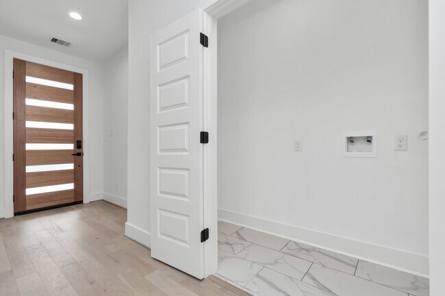 Foto del edificio - 2813 Drew St