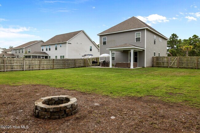 Building Photo - 240 Salt Mdw Ln