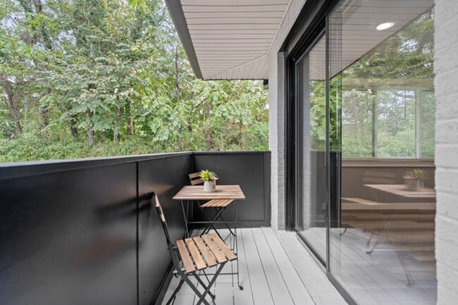 Interior Photo - Elizabeth Green