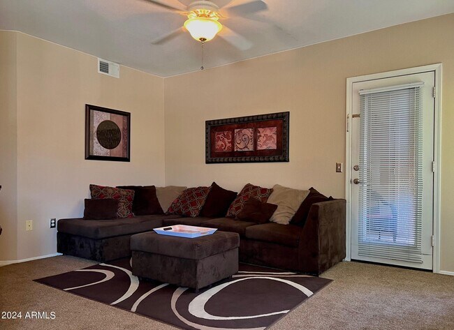 Building Photo - 4925 E Desert Cove Ave