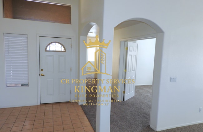 Building Photo - Beautiful 3+2 Split Floor plan home - Near KRMC Hualapai Mountain Campus